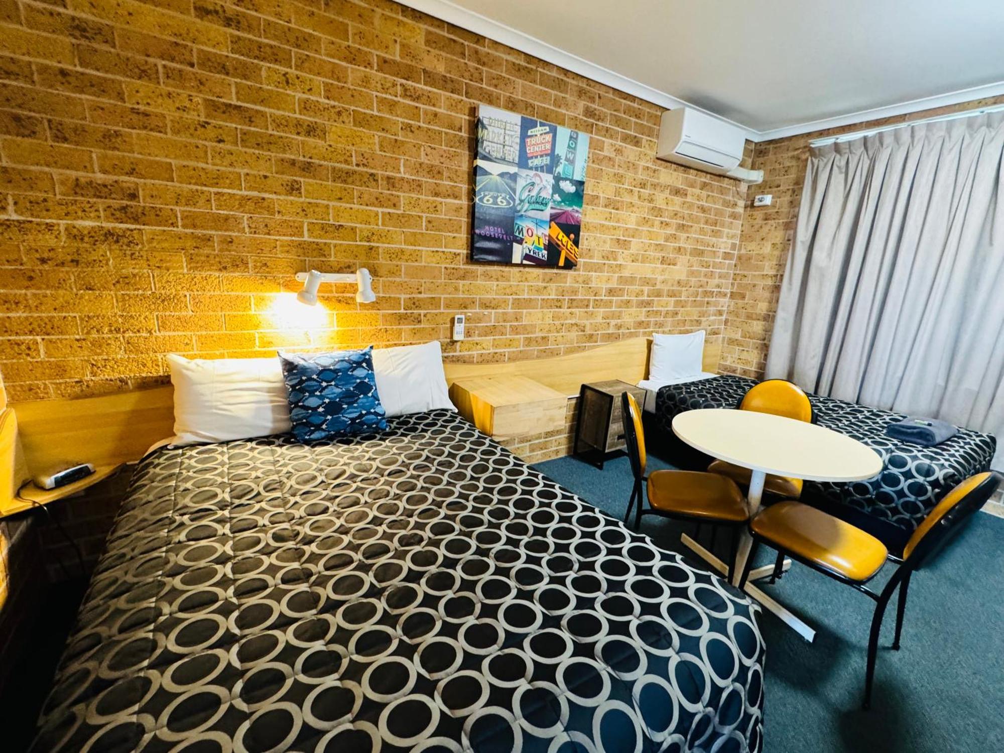 Town And Country Motor Inn Tamworth Bagian luar foto