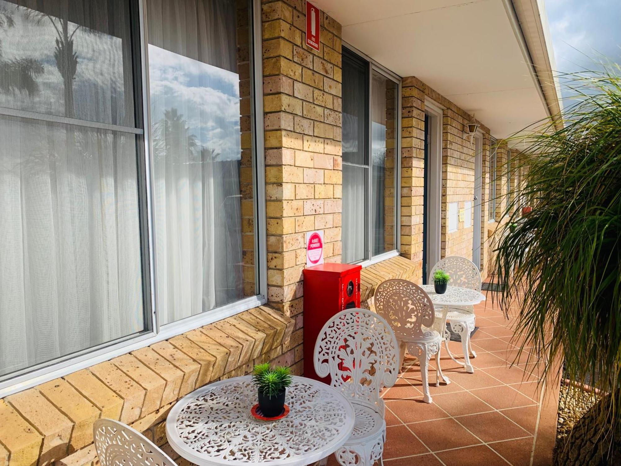 Town And Country Motor Inn Tamworth Bagian luar foto