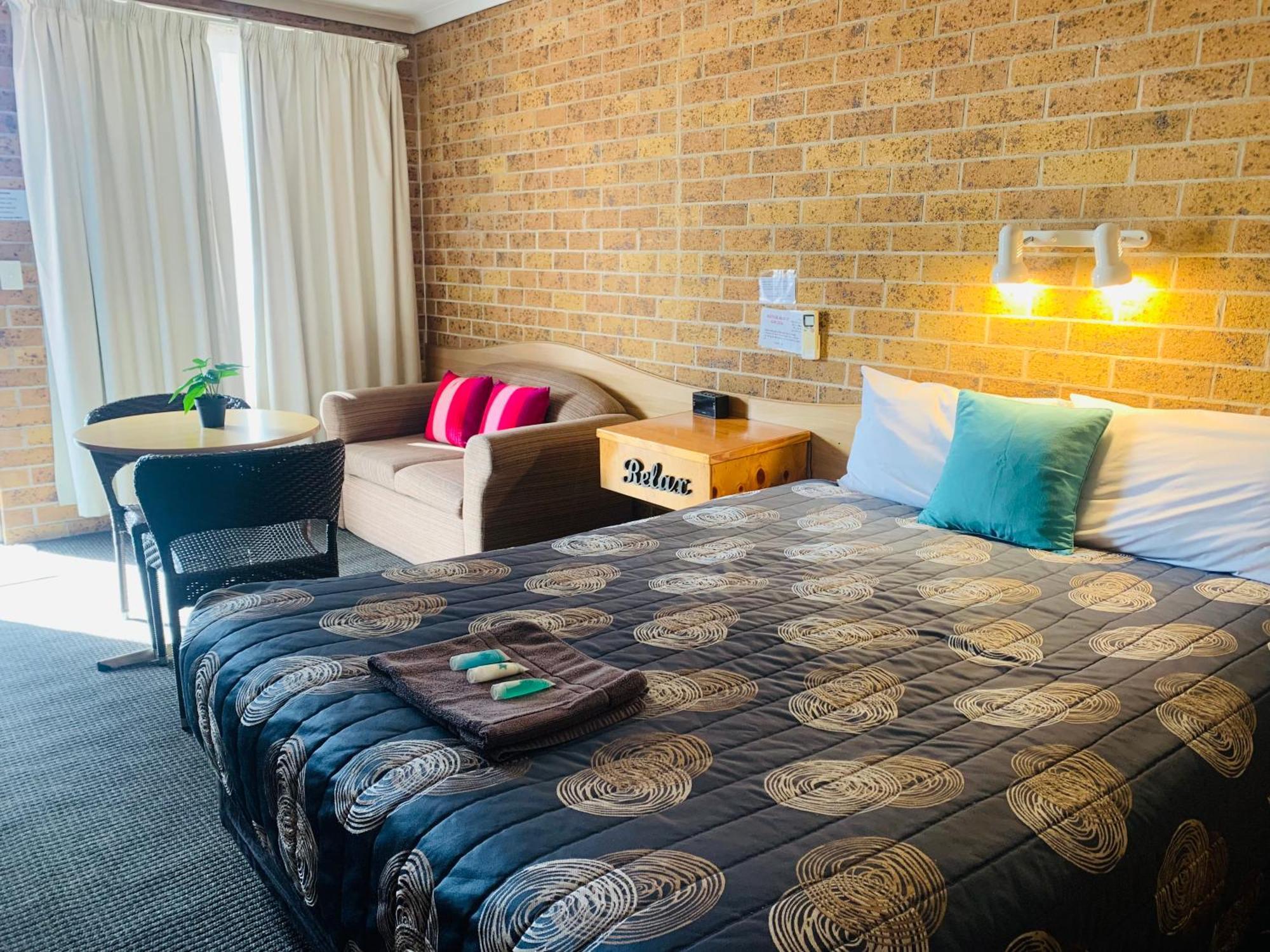 Town And Country Motor Inn Tamworth Bagian luar foto