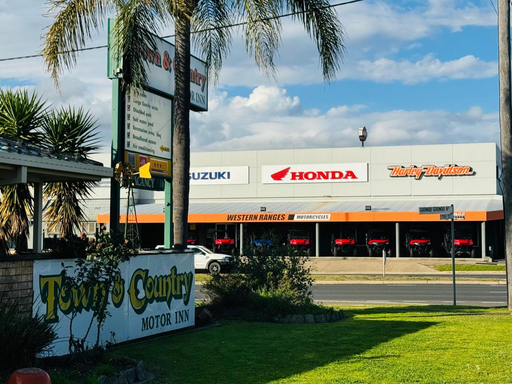 Town And Country Motor Inn Tamworth Bagian luar foto
