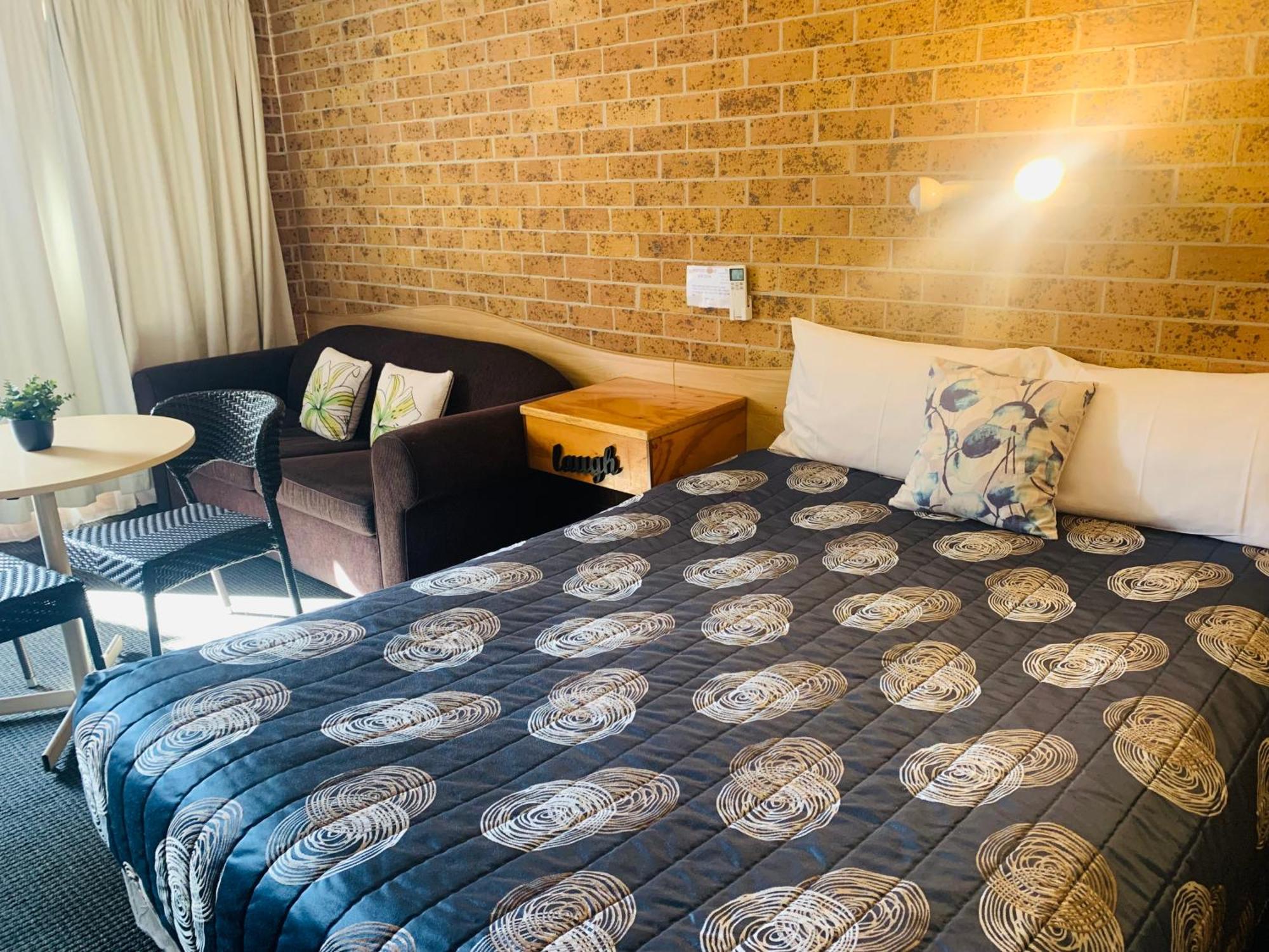 Town And Country Motor Inn Tamworth Bagian luar foto